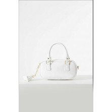 Kadın Çarmlı Beyaz El Çantası