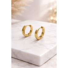 Minimal Gold Halka Küpe – Parlak Altın Renk, Günlük & Şık Kadın Küpesi