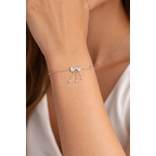 Zirkon Taşlı Kelebek Detaylı Gümüş Renk Zarif Kadın Bilekliği