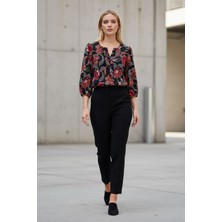 Lupinn Kadın Siyah Çiçek Desenli V Yaka Düğme Detaylı Bluz Hafif Dokulu Rahat Kesim Günlük Şık Bluz