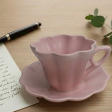 Zarif Çiçek Desenli Tabaklı Kahve Fincanı Beyaz El Yapımı