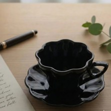 Zarif Çiçek Desenli Tabaklı Kahve Fincanı Beyaz El Yapımı