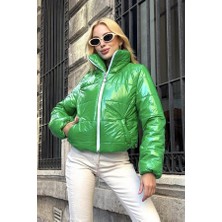 Modanı Seç Yeşil Parlak Su Itici Dik Yaka Kısa Şişme Mont