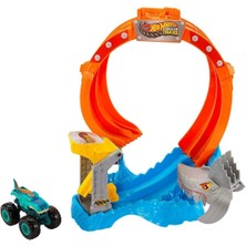 JFR08 Hot Wheels Monster Trucks Dönen Corkscrew Shark Çarpışması