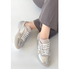 Alfaze Gri Nubuk Gümüş Detaylı Ortopedik Bağcıklı Spor Ayakkabı Topuk Boyu 1 cm