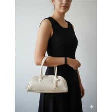 Kadın Beyaz Zarif Uzun Form Keten Görünümlü El Çantası – Şık Davet ve Günlük Kullanım Çantası