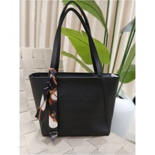 Kadın Siyah Suni Deri Fularlı Sabit Makyaj Çantalı Büyük Boy El ve Omuz Çantası