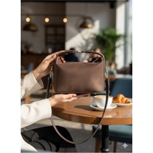 Kadın Kahverengi Venüs Süet Gold Toka Detaylı Şık Sezon Çanta