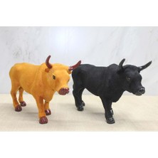 İntora Tüylü Boğa Figürü