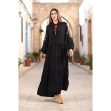 Modanı Seç Siyah Sıfır Yaka Kolları Nakışlı Eteği Kat Kat Uzun Elbise