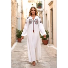 Modanı Seç Beyaz Göğsü ve Kolları Nakışlı Püsküllü Balon Kol Uzun Elbise