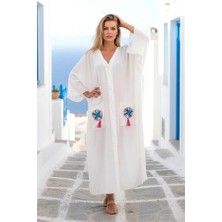 Modanı Seç Beyaz V Yaka Sırtı ve Cepleri Nakışlı Püsküllü Oversize Uzun Elbise