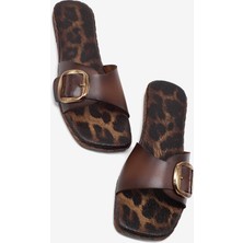 Tonny Black Kadın Taba Rahat Kalıp Leopar Desenli Tokalı Terlik