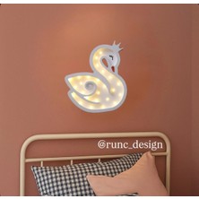 Runc Design Kuğu Figürlü Çocuk ve Bebek Odası Dekoratif Ahşap Ledli Duvar Lambası - Gece Lambası