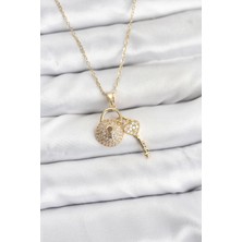 316L Çelik Zincir Gold Renk Kilit Anahtar Model Zirkon Taşlı Kadın Kolye