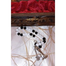 Rahan Kehribar Beşiktaş Tespih Beyrut Toz Kehribar Tesbih Ahşap Işlemeli Kutu Bjk Taraftar Siyah Beyaz