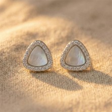 Zeino Üçgen Beyaz Sedefli Zirkon Taşlı Küpe - 925 Ayar Gümüş Çivili - Beyaz Altın Kaplama 8 mm