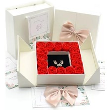 Özgürce Beyaz Gül Detaylı Hediye Kutusu Sevgililer Günü Için