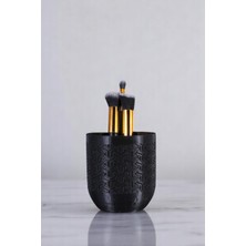 Özgürce Şık Siyah Makyaj Organizeri ve Fırçalık, Düzenleyici ve Pratik Kullanım