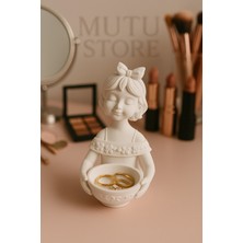 Özgürce Şık ve Sade Tasarımlı Kadın Takı Tutucu, Düzenli Saklama Çözümü