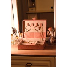 Özgürce Şık ve Işlevsel Deri Takı Organizeri ile Düzenli Saklama Keyfi