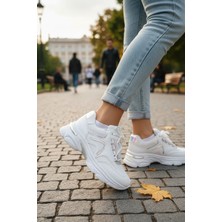 Enoch Kadın Hologram Detaylı ve Kalın Tabanlı Spor Ayakkabı