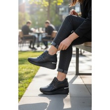 Enoch Kadın Gizli Topuklu ve Metalik Şerit Detaylı Spor Ayakkabı