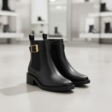 Elastik Panelli Tokalı Siyah Bilekte Bot Suni Deri Düz Topuklu Şık Model