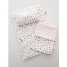 Özgürce Yumuşak Müslin Battaniyeli Bebek Alt Açma Seti, Yatak ve Yastıkla Konfor