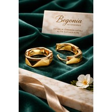 Begonia Accessories Vip Çelik Altın Kaplama Zirkon Taşlı Halka Küpe Minimal Figürlü Çivi Küpe Paslanmaz Kararmaz Alerji Yapmaz Şık Zarif Günlük ve Özel Gün Kadın Küpe