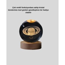 Derin Stok 3D Satürn Gravürlü Kristal Küre Dekoratif LED Işıklı Gece Lambası