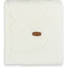 Özgürce Yumuşak ve Şık Ekru Triko Battaniye, Rahat Kullanım Için Ideal Seçim