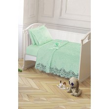 Özgürce Yumuşak ve Şık Bebek Battaniye Takımı, Güpür Detaylı, Rahat ve Hafif Tasarım