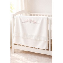 Özgürce Organik Çift Katlı Çiçek Nakışlı Bebek Battaniyesi 85X85 cm