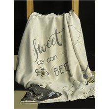 Özgürce Yumuşak ve Hafif Arı Desenli Müslin Bebek Battaniyesi