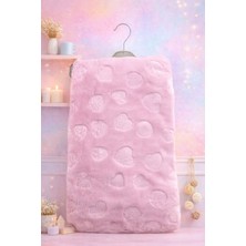 Özgürce Renkli ve Yumuşak Peluş Kalp Desenli Battaniye, Rahat ve Şık Kullanım