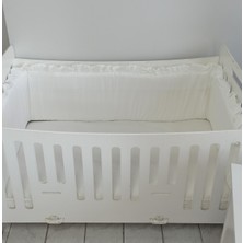 Özgürce Mia Fırfırlı Beşik Yan Koruma, Ekru, 38×235, Tek Parça, Şık ve Koruyucu