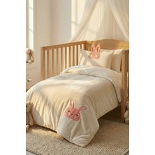 Özgürce Yumuşak ve Renkli Nakışlı Bebek Yorgan Seti 5 Parça