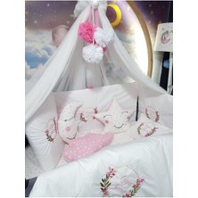 Özgürce Yumuşak Nakışlı Bebek Uyku Seti, Lüks Cibinlik ve Çiçek Detaylı Aparat