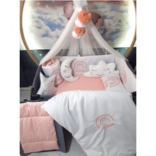 Özgürce Sevimli Bebek Uyku Seti 70X120, Nakışlı, Gökkuşağı Motifli, Lüks Cibinlikli