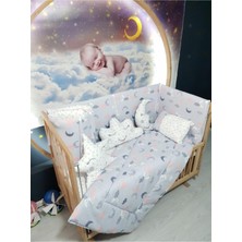 Özgürce 70X130 Bebek Uyku Seti Ay Desenli 9 Parça, Beşik Dahil Değildir