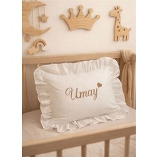 Özgürce Isim Yazılı Fırfırlı Nakışlı Takı ve Bebek Yastığı, Silikonlu, Şık Tasarım