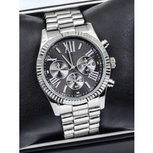 Leerybee Retro Model Gümüş Renk Çelik Kordon Erkek Kol Saati Suya Dayanıklı Metal Kasa ile Şık Tasarım