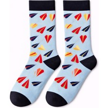 Solde Erkek Pamuklu Günlük Çorap – Uçak Desenli, Açık Mavi Zemin Siyah Burun-Topuk, Kaliteli