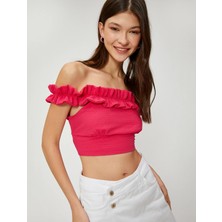 Koton Crop Bluz Omzu Açık Fırfırlı Dokulu Viskoz Karışımlı