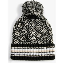 Koton Kadın Triko Bere Desenli Ponpon Detaylı Siyah Kış Sezonu Aksesuarı