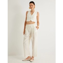 Koton x Melis Ağazat - Crop Yelek V Yaka Tencel™ Kumaş