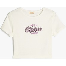 Koton Kız Çocuk Slogan Baskılı Pamuklu Crop Tişört Kısa Kol Ekru Renk Slim Fit Stil