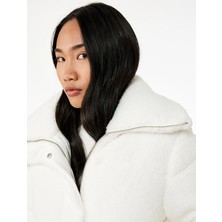 Koton Uzun Kollu Cepli Fermuarlı Dik Yaka Detaylı Anorak Peluş Şişme Mont