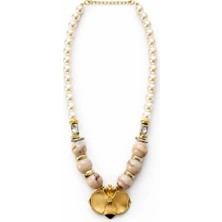 Inci ve Bej Taş Detaylı Altın Çiçek Kolye